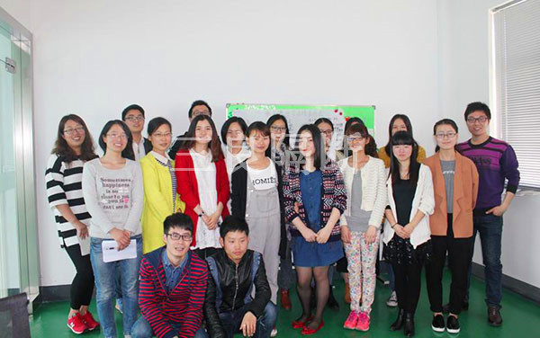 成都玻璃隔斷生產公司團隊風采