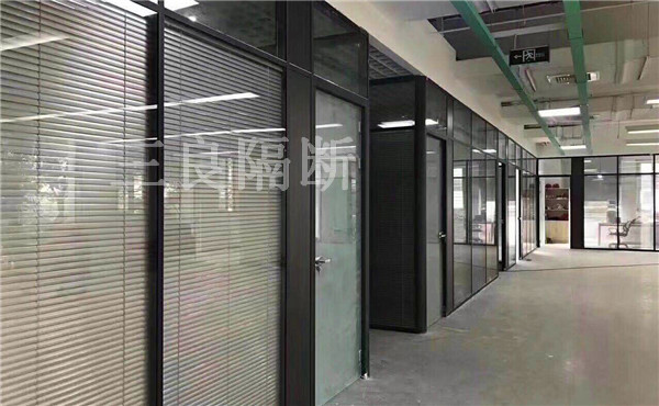 選擇成都玻璃隔斷的理由，玻璃隔斷清徹生活