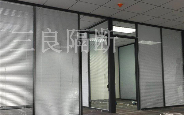 成都玻璃隔斷3個方法開拓家的視野