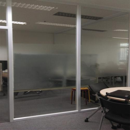 成都玻璃隔斷的特點和優(yōu)勢