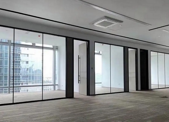 為什么辦公室會選擇成都玻璃隔斷？